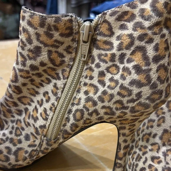 Intel Leopard Pattern Ankle Booties - Picture 5 of 6